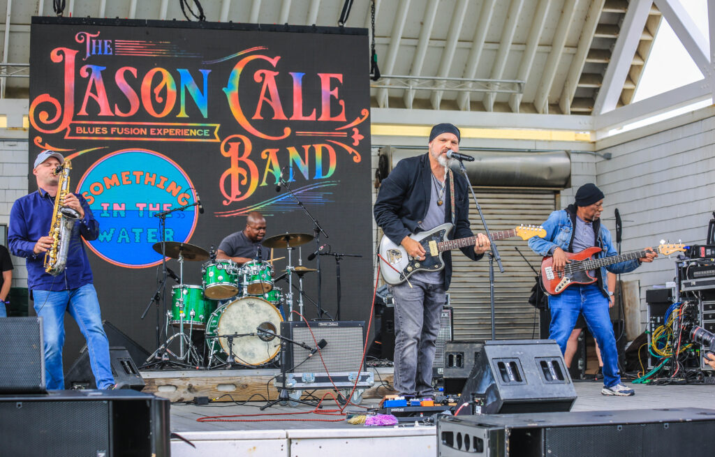 La banda de Jason Cale