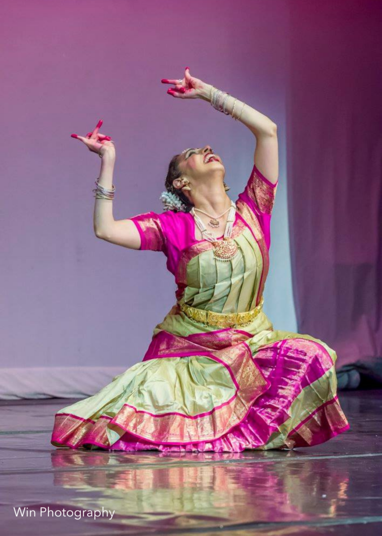 Sumona Apsara Parii